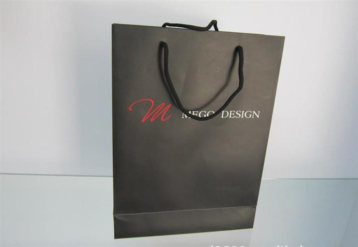 山東紙袋供應(yīng)價(jià)格，山東紙袋廠家定制加工